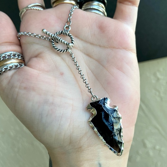 Black obsidian arrow gemstone Y shape toggle clasp in front lariat necklace - Picture 4 of 12
